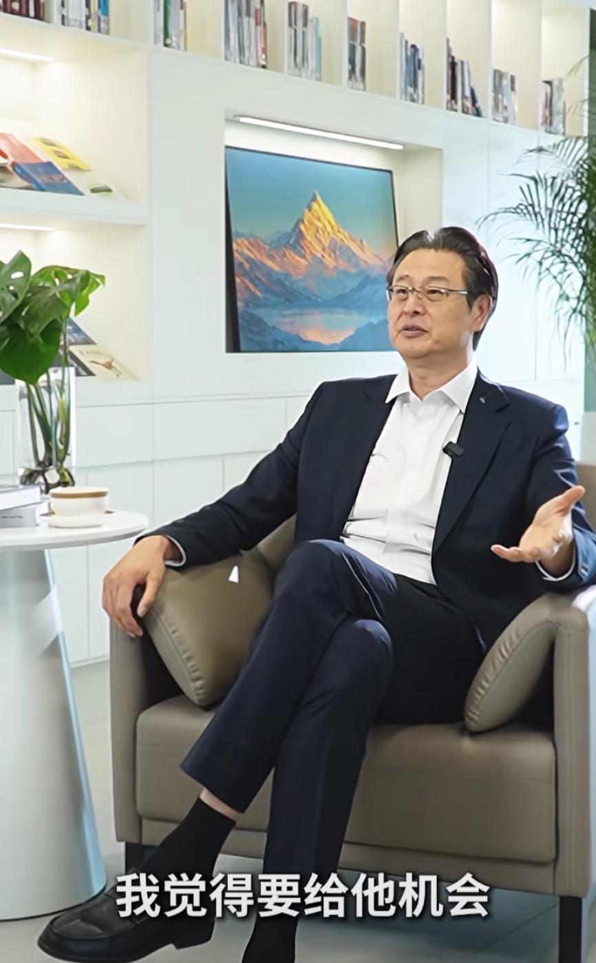 米兰体育-广东3消息！杜锋获男篮名宿力挺，麦考尔暂时离队，拉科迎首秀
